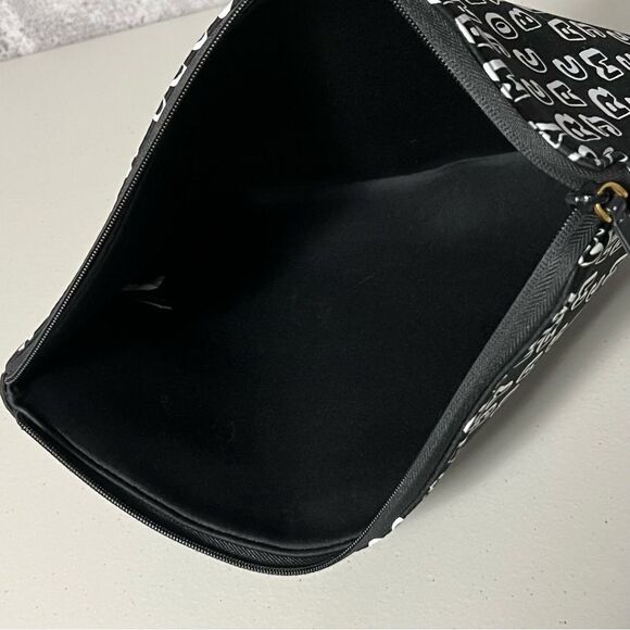 𝅺marc by Marc Jacobs Monogram Laptop Case - Picture 8 of 11